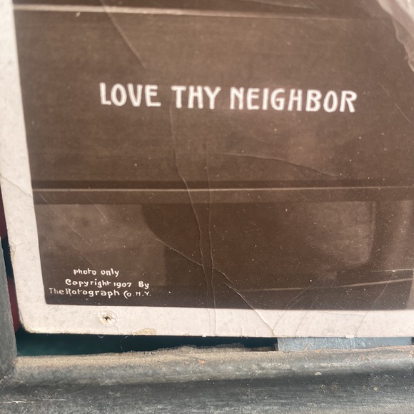 Art Nouveau Vintage frame. No glass. Comes with “Love Thy Neighbor” postcard. - Picture 2 of 3